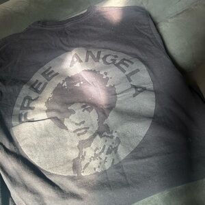 Free Angela Graphic Black Men's Long sleeve T-Shirt